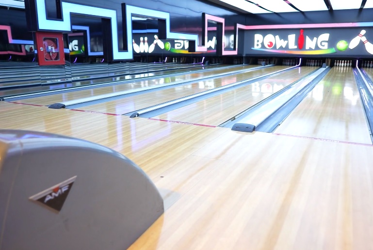 Bowling cost place